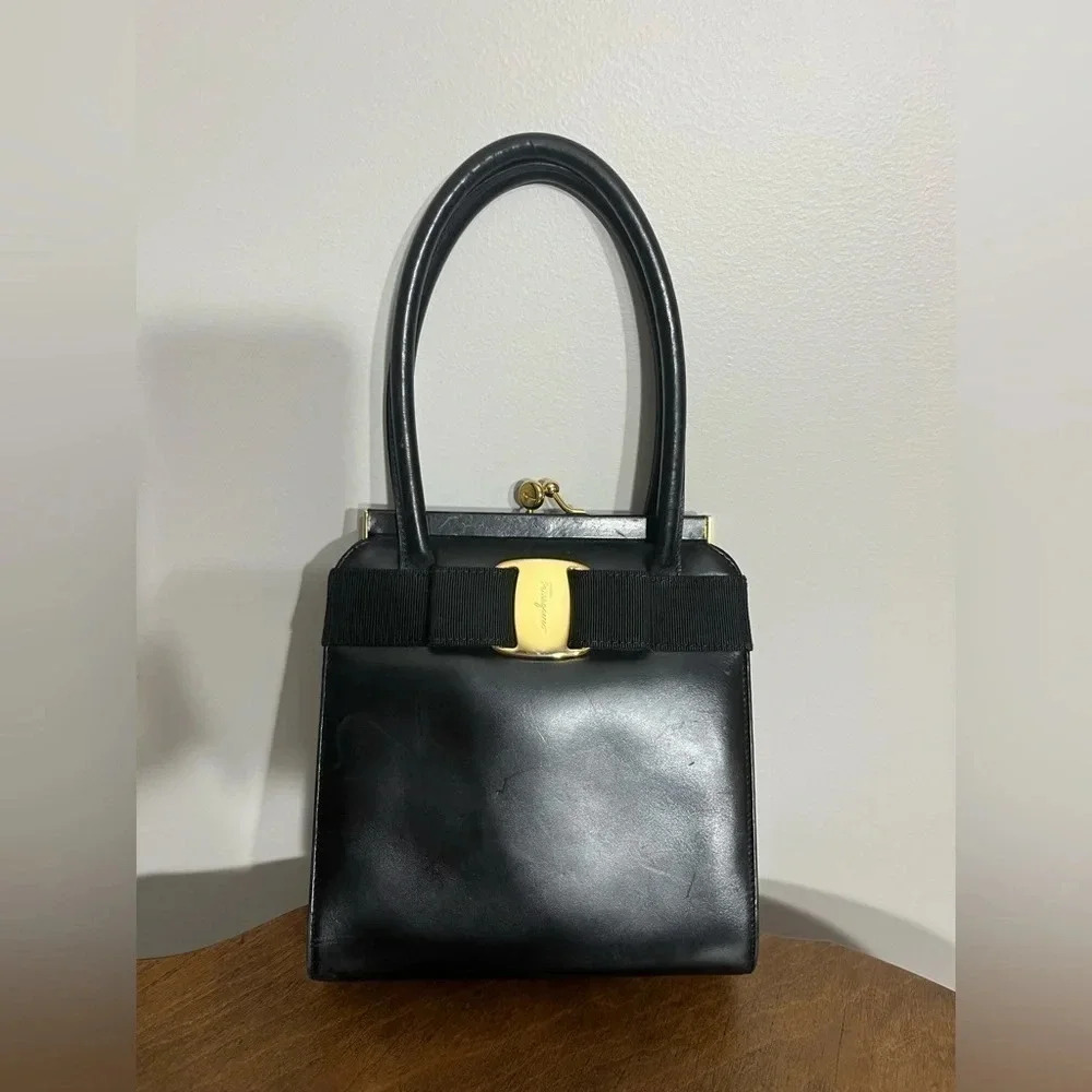 Vintage Salvatore Ferragamo Vala Small Black Leather purse